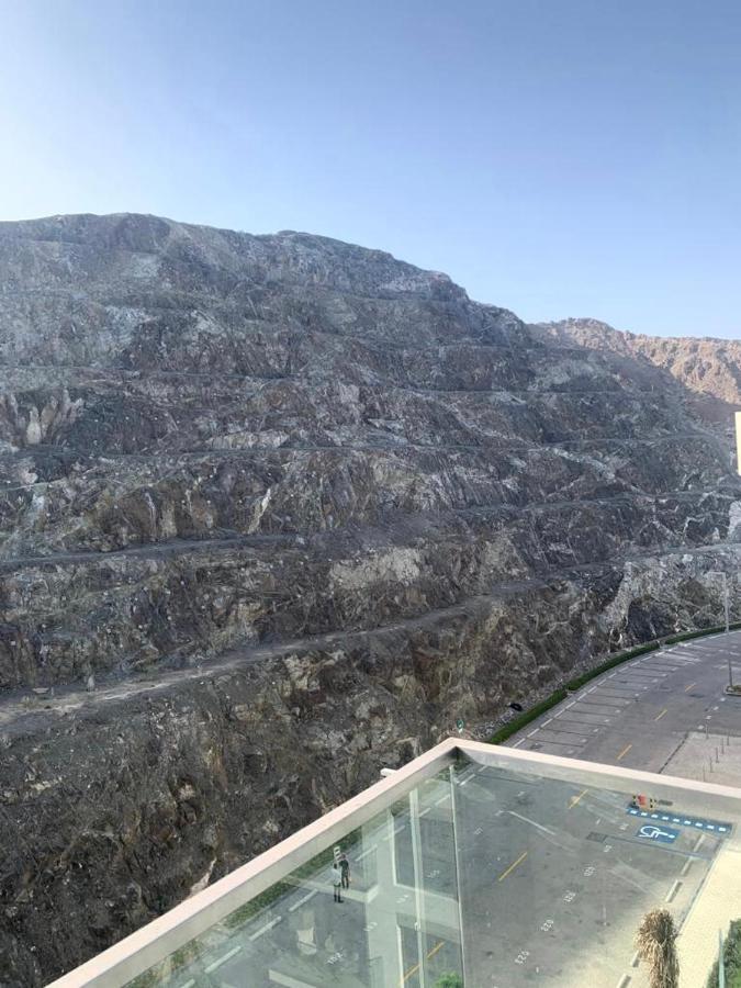 Ocean Mountain View Apartment At The Address Fujairah Exterior photo