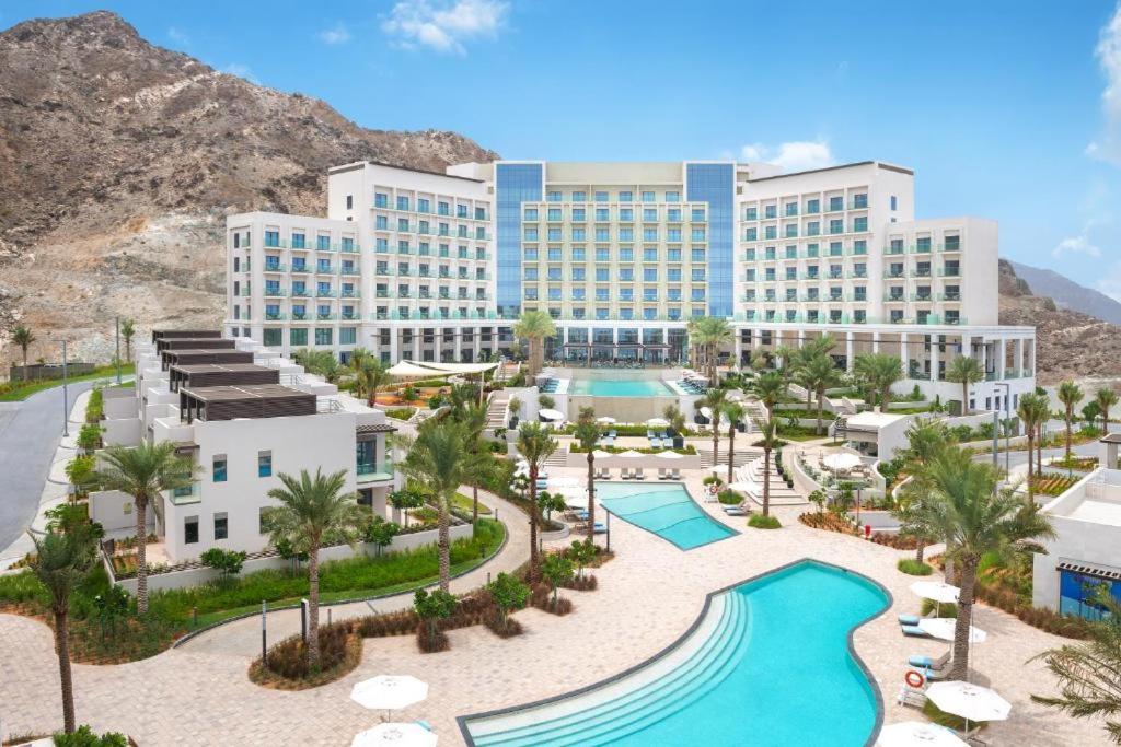 Ocean Mountain View Apartment At The Address Fujairah Exterior photo
